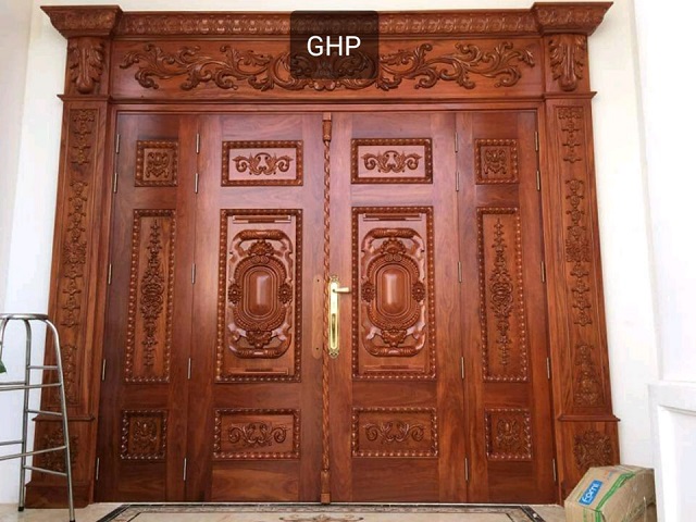 chọn cửa và cầu thang tân cổ điển